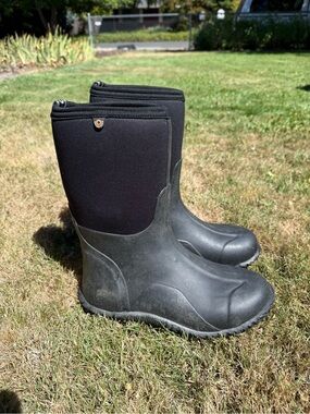 Bog Boots - Youth Size 7